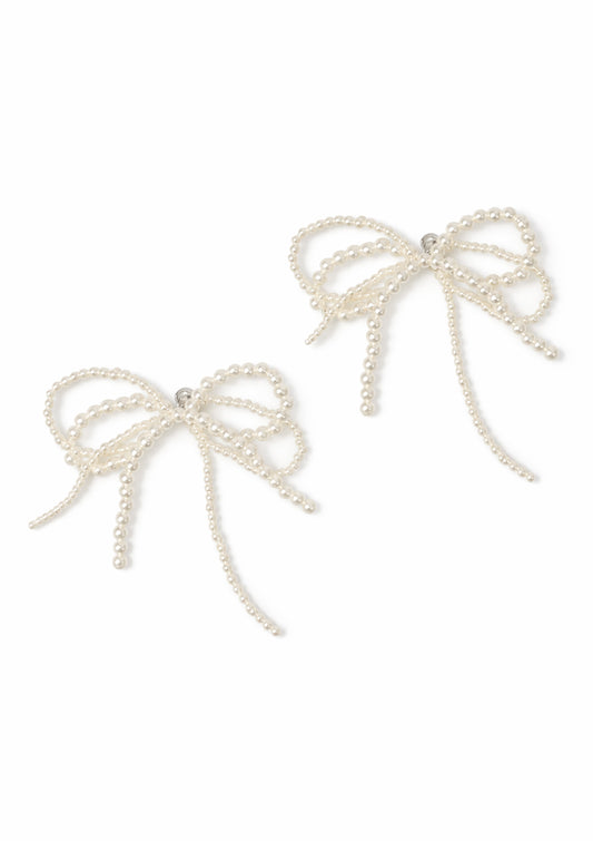 Висулка за обувки с перлени панделки