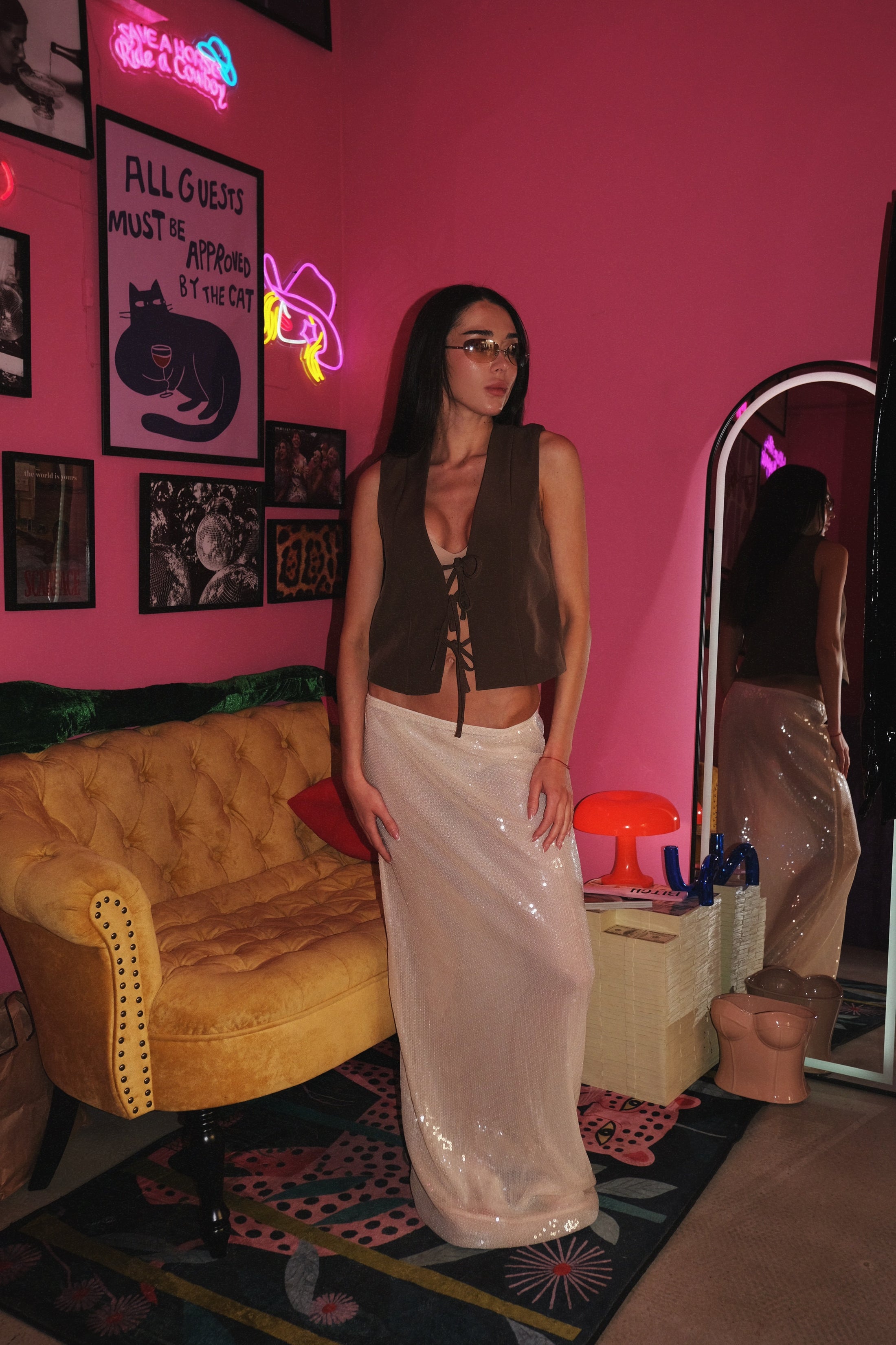 Кафява жилетка