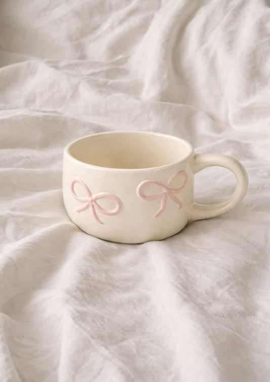 Керамична чаша с розова панделка