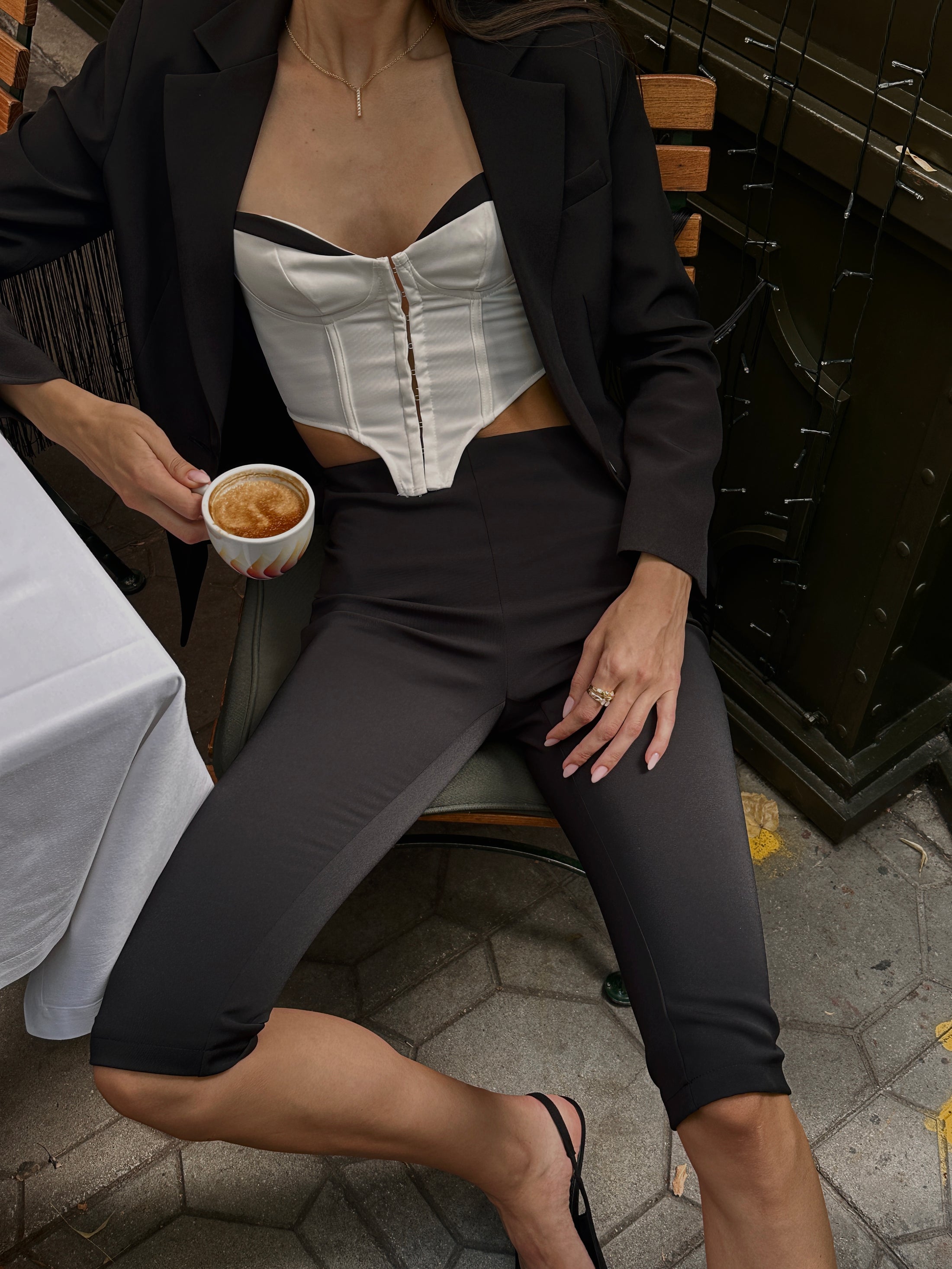 The Noir Capri pants