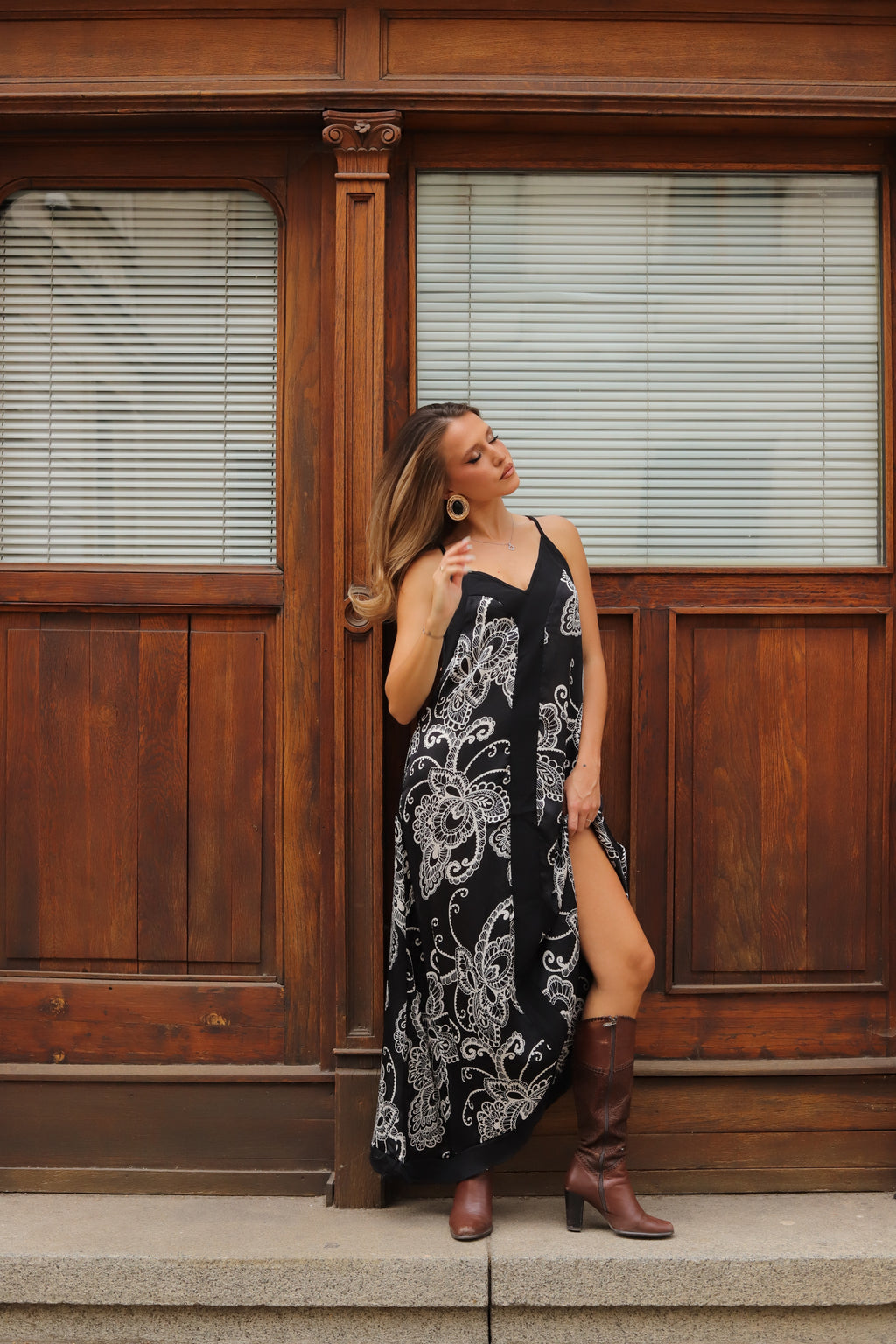 Long dress with thin straps – daytime look